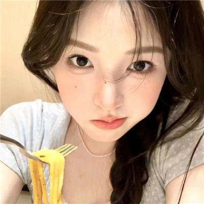 早餐时女歌迷快闪